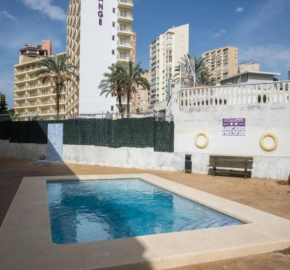 Queen Apartment. Cozy & close to the beach apartment. Pool/parking.